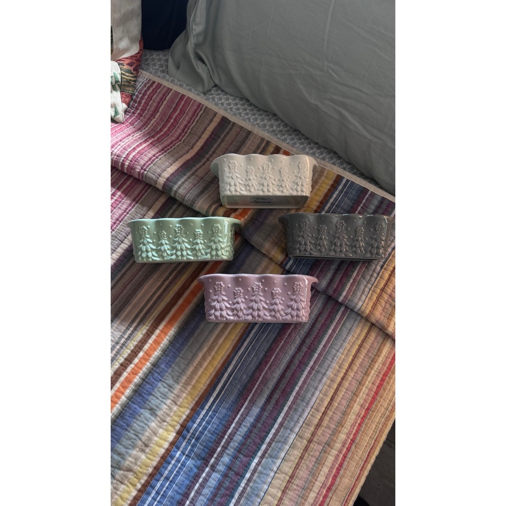 Temp-tations by Tara Mini‎ Loaf Pans Set 4 Christmas Tree Scalloped 12oz Pastel